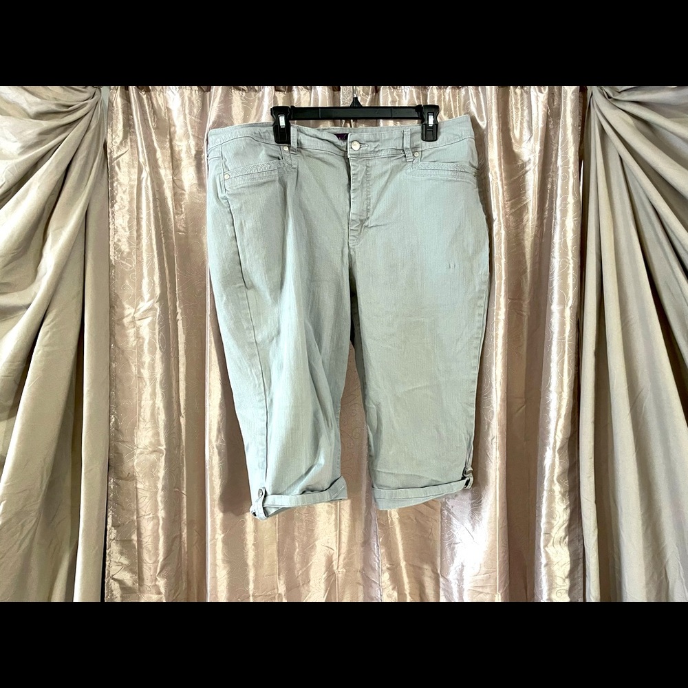 Capri Jeans